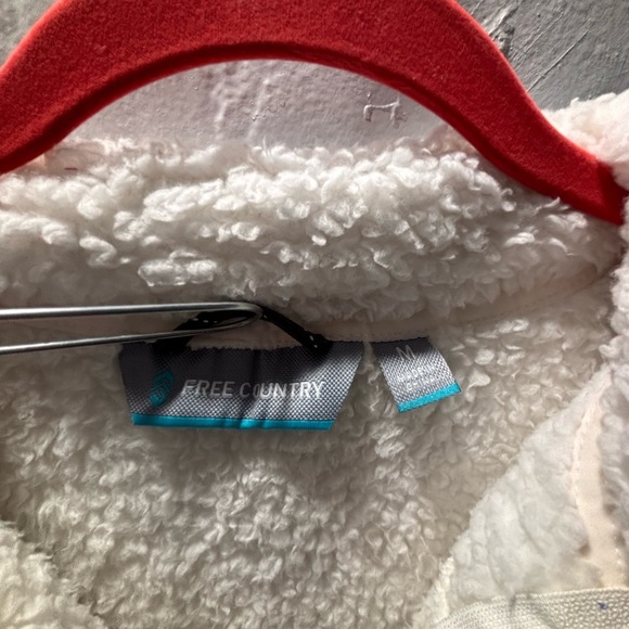Free Country Ivory Sherpa Vest - Picture 3 of 9